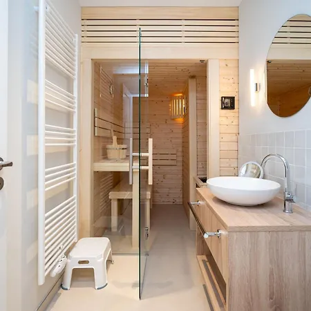 Quartier Maxim - App 9 דירה *